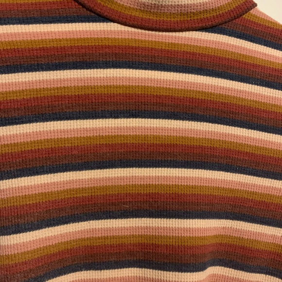 Horizontal striped turtle neck, long sleeve from American Eagle - Picture 2 of 3